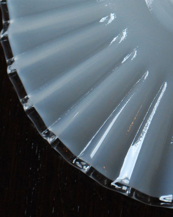 ミルク×クリアガラスのシェード