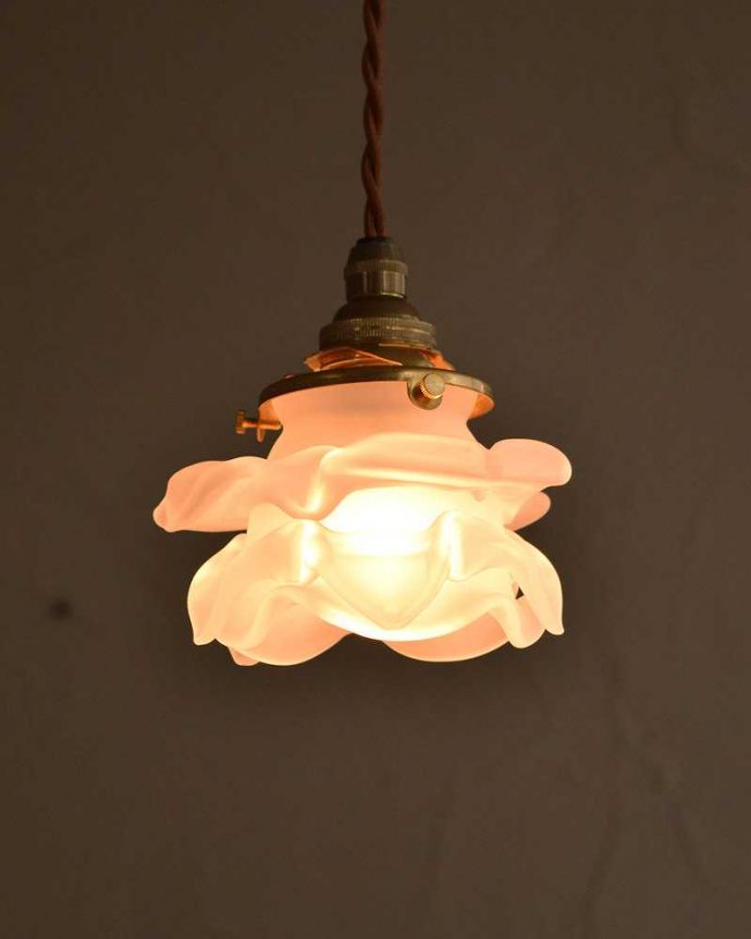 バラのシェードペンダントライト（コード・シャンデリア電球