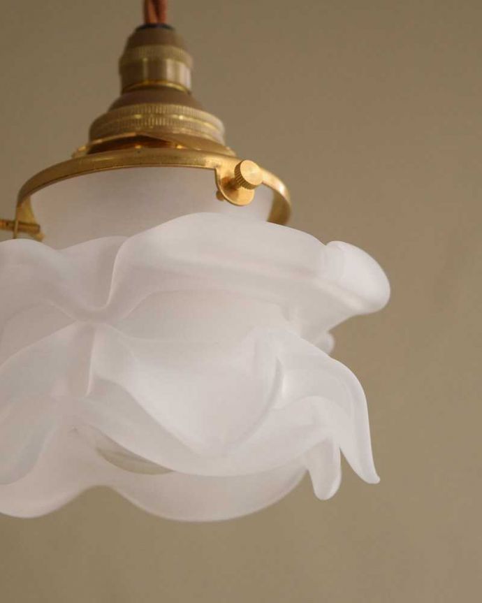 バラのシェードペンダントライト（コード・シャンデリア電球