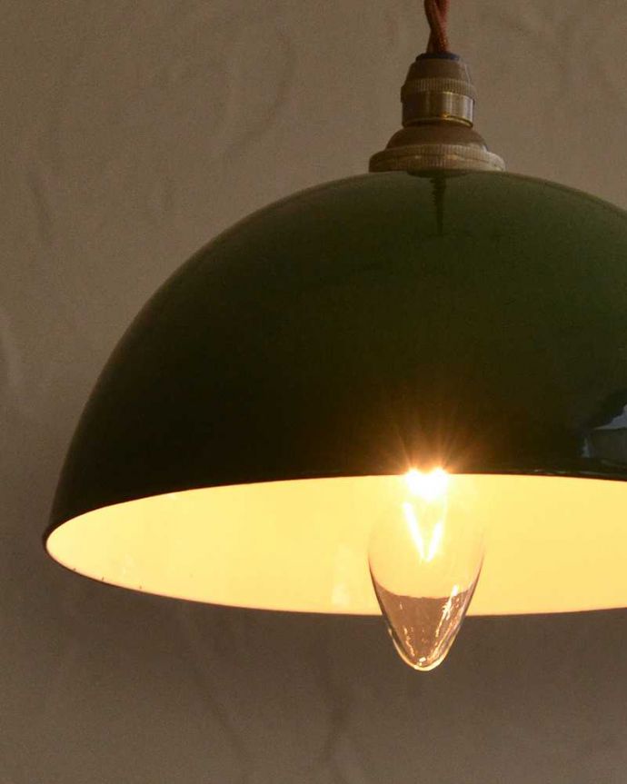 ペンダントライト　照明・ライティング　コロンとした形が可愛いグリーン色のホウロウペンダントライト（コード・シャンデリア球・ギャラリーなし）。。(pl-205)