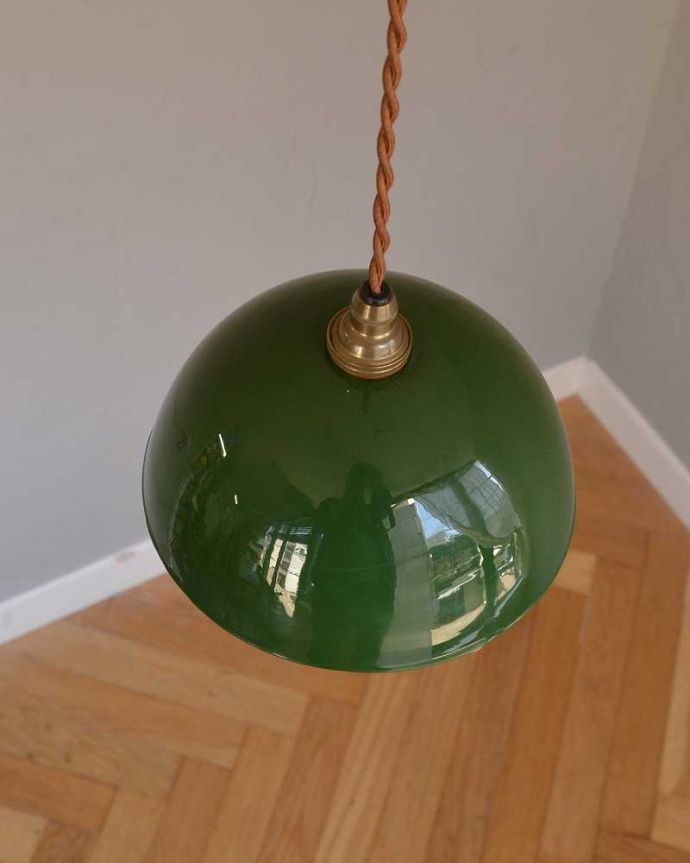 ペンダントライト　照明・ライティング　コロンとした形が可愛いグリーン色のホウロウペンダントライト（コード・シャンデリア球・ギャラリーなし）。。(pl-205)