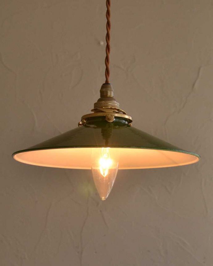 ペンダントライト　照明・ライティング　ほっこりとした素材感が人気のホウロウペンダントライト（コード・シャンデリア球・ギャラリーA）。。(pl-209)