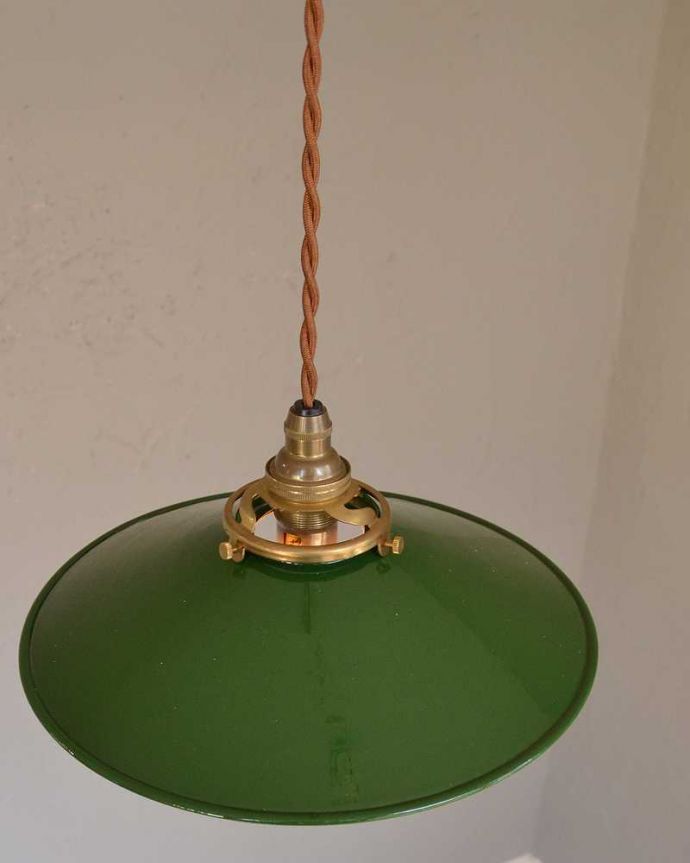 ペンダントライト　照明・ライティング　ほっこりとした素材感が人気のホウロウペンダントライト（コード・シャンデリア球・ギャラリーA）。。(pl-209)