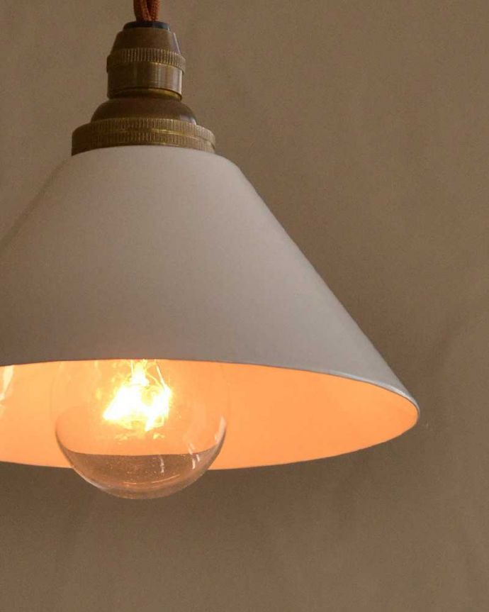 点灯後のペンダントライト