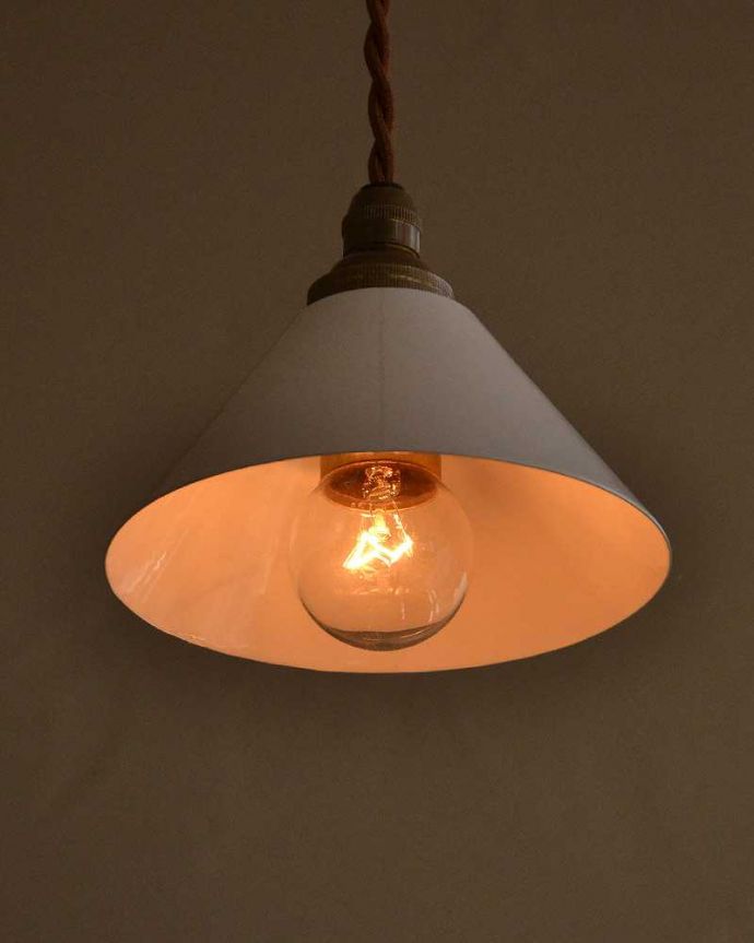 点灯後のペンダントライト