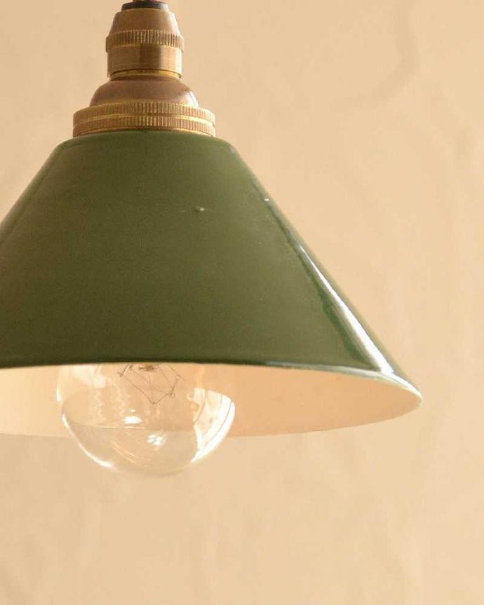 ペンダントライト　照明・ライティング　ほっこりとした素材感が人気のホウロウペンダントライト（コード・丸球・ギャラリーなし）。。(pl-212)