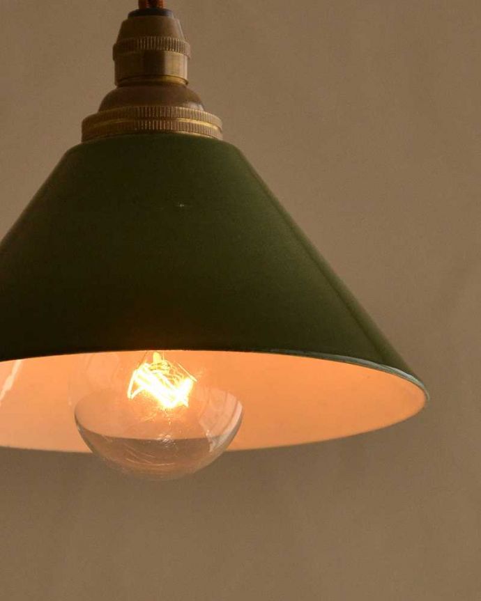 ペンダントライト　照明・ライティング　ほっこりとした素材感が人気のホウロウペンダントライト（コード・丸球・ギャラリーなし）。。(pl-212)