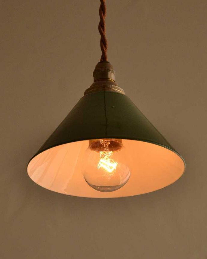 ペンダントライト　照明・ライティング　ほっこりとした素材感が人気のホウロウペンダントライト（コード・丸球・ギャラリーなし）。。(pl-212)