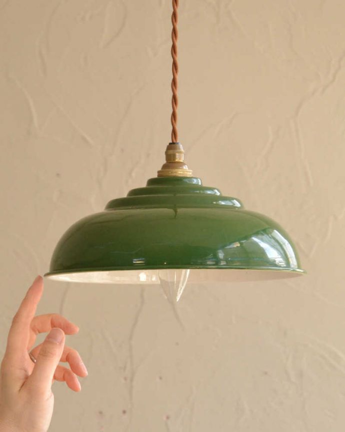 ペンダントライト　照明・ライティング　懐かしい雰囲気が可愛らしい琺瑯ペンダントランプ （コード・シャンデリア電球・ギャラリーなし）。。(pl-215)