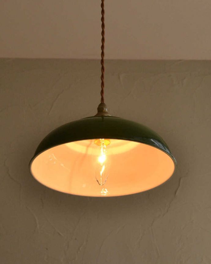 ペンダントライト　照明・ライティング　懐かしい雰囲気が可愛らしい琺瑯ペンダントランプ （コード・シャンデリア電球・ギャラリーなし）。。(pl-215)