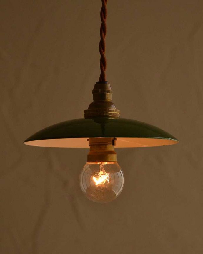 ペンダントライト　照明・ライティング　小さくて可愛い琺瑯のペンダントライト （コード・シャンデリア電球・ギャラリーなし）。。(pl-216)