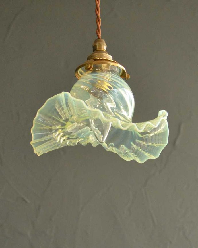 下から見たペンダントライト