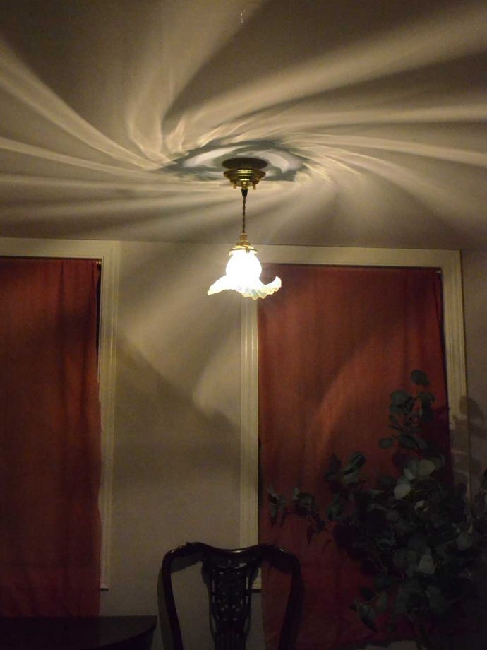 ペンダントライトの陰影