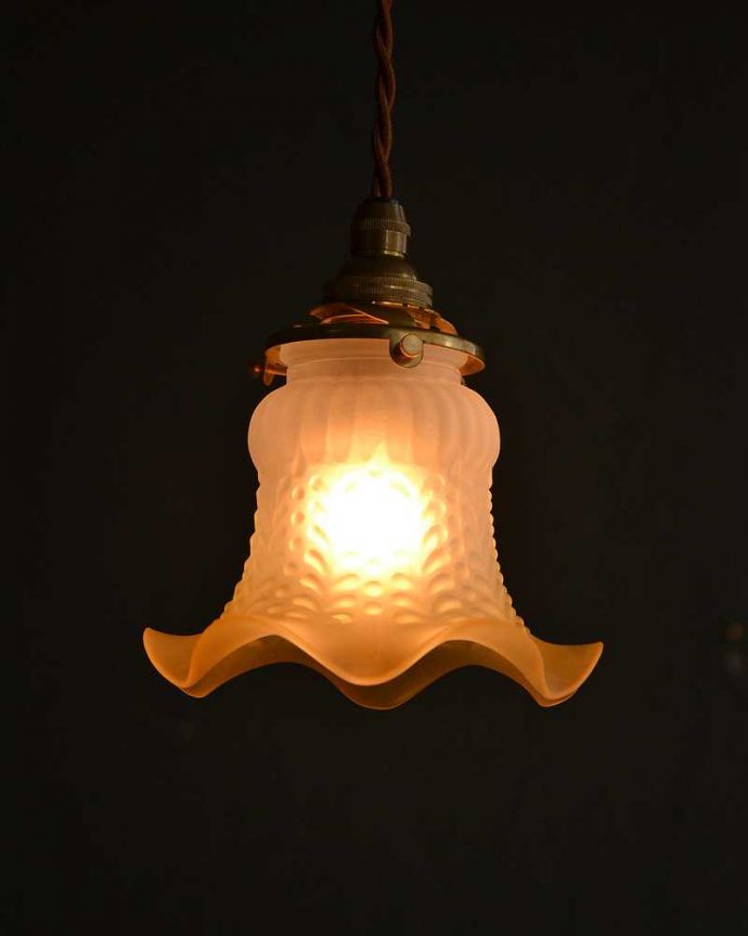 ペンダントライト　照明・ライティング　フロストガラスのペンダントライト（コード・シャンデリア電球・ギャラリーA付き）。。(pl-226)