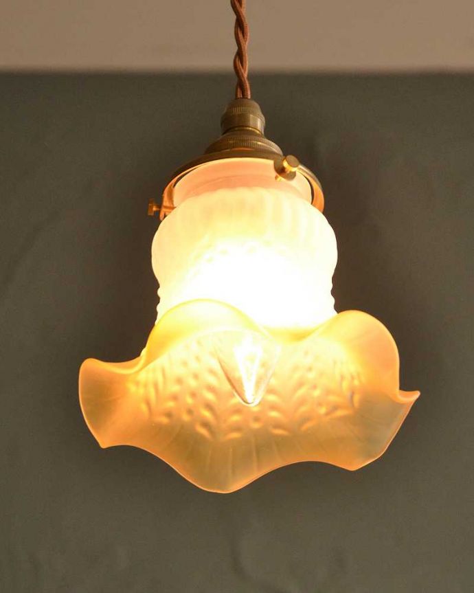 ペンダントライト　照明・ライティング　フロストガラスのペンダントライト（コード・シャンデリア電球・ギャラリーA付き）。。(pl-226)