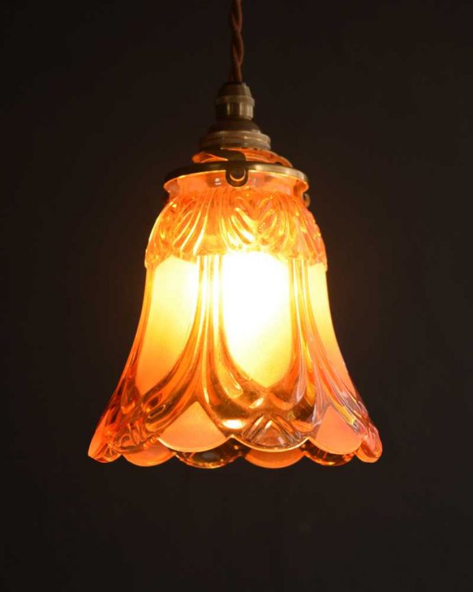 ペンダントライト　照明・ライティング　フロストガラスの美しい模様のペンダントライト(コード・シャンデリア電球・ギャラリーA。お部屋のアクセサリーを楽しんでみませんか？ガラスシェードのペンダントライトは気軽で使いやすく人気の照明器具。(pl-227)