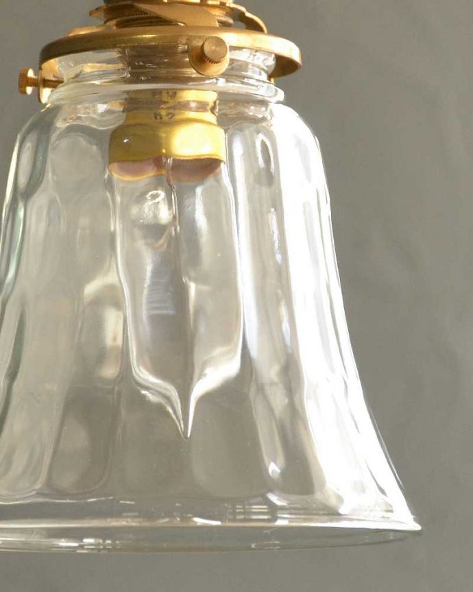 ガラスシェードの模様