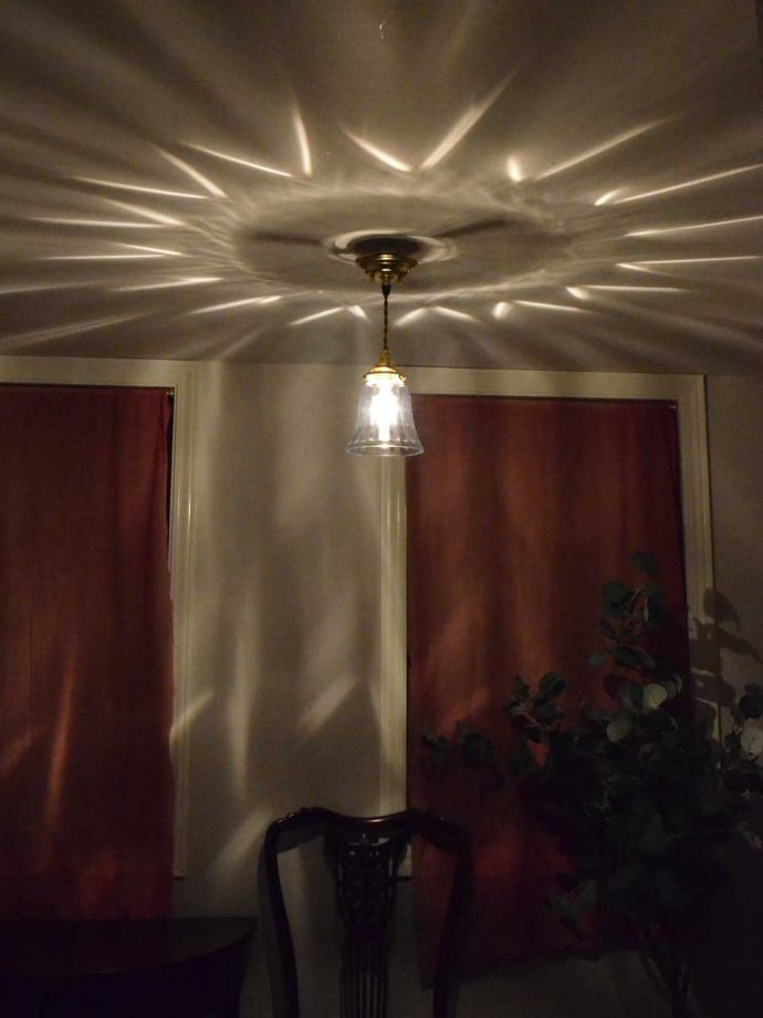 ペンダントライトの陰影