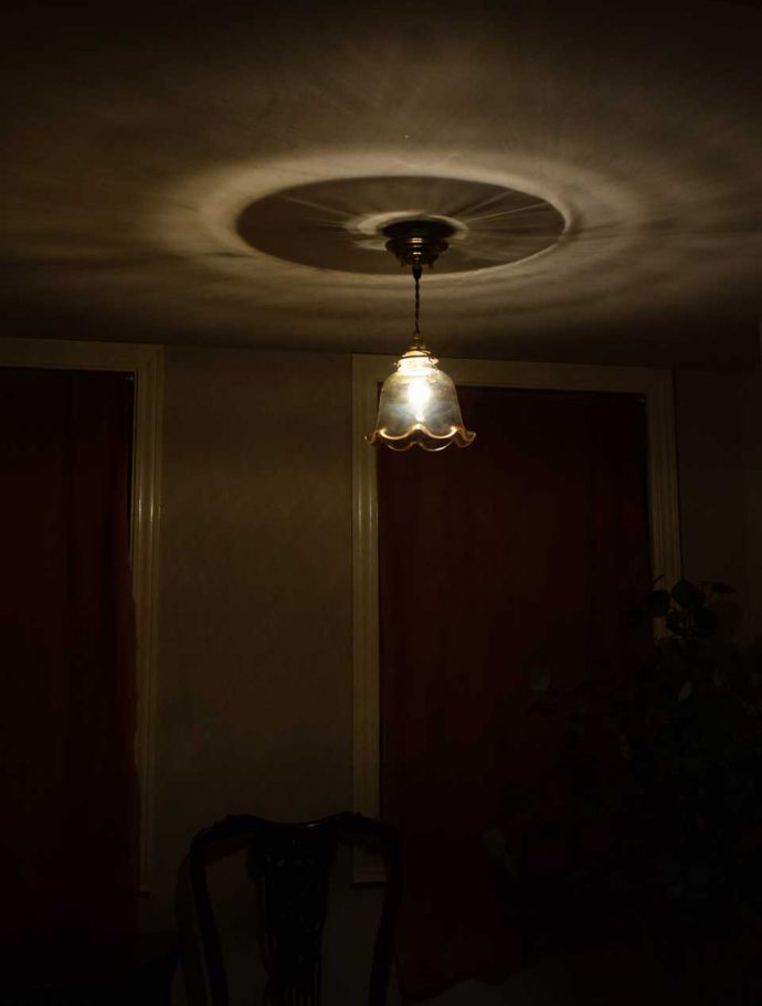 ペンダントライトの陰影