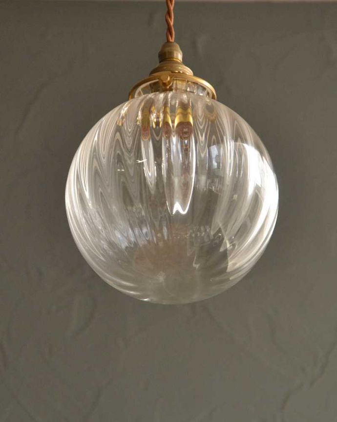 下から見たペンダントライト