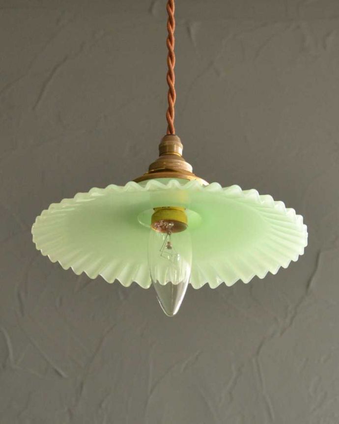 下から見たペンダントライト