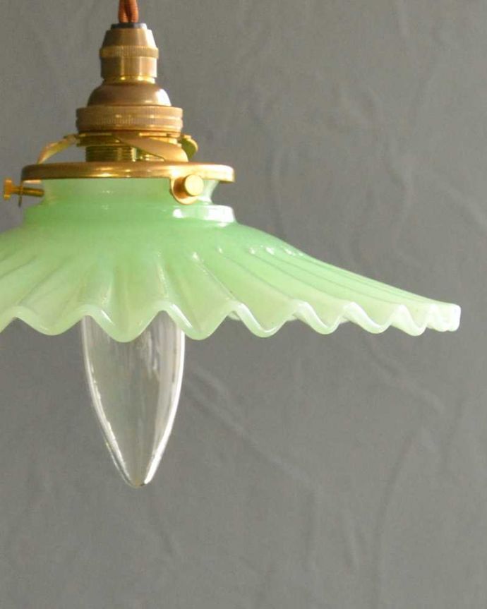 ガラスシェードの模様