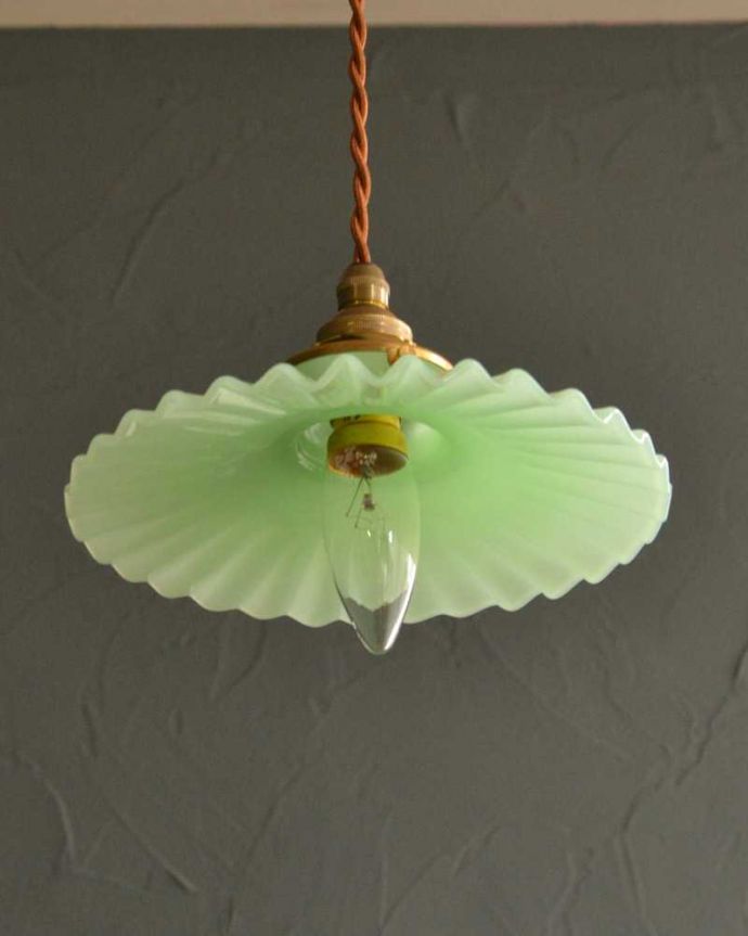 下から見たペンダントライト