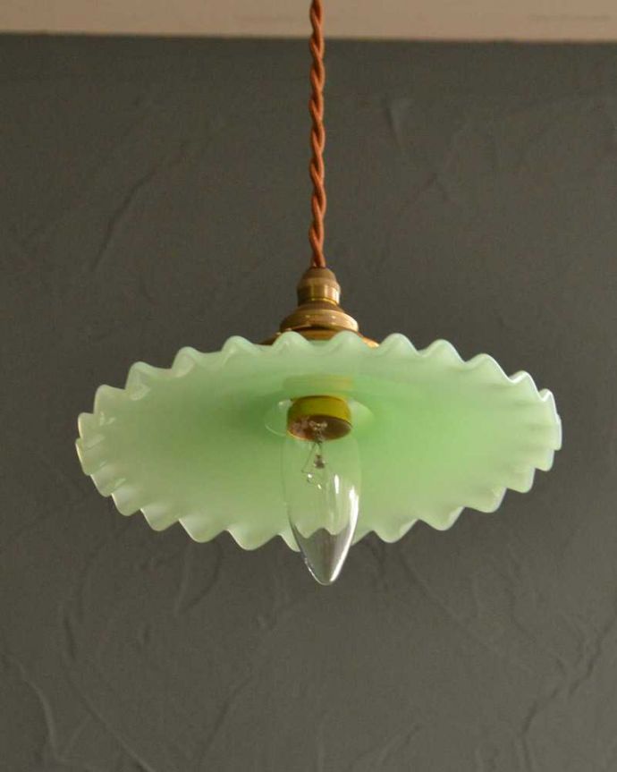 下から見たペンダントライト