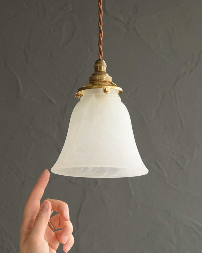 ペンダントライト　照明・ライティング　柔らかい灯りのガラスシェードペンダントライト(コード・シャンデリア電球・ギャラリーA付き) 。。(pl-249)