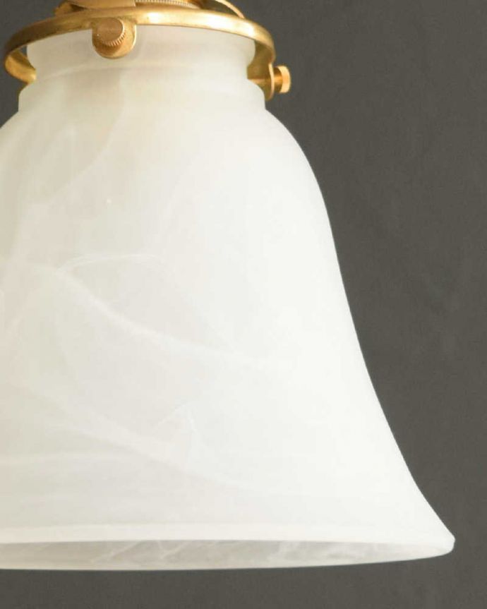 ペンダントライト　照明・ライティング　柔らかい灯りのガラスシェードペンダントライト(コード・シャンデリア電球・ギャラリーA付き) 。。(pl-249)