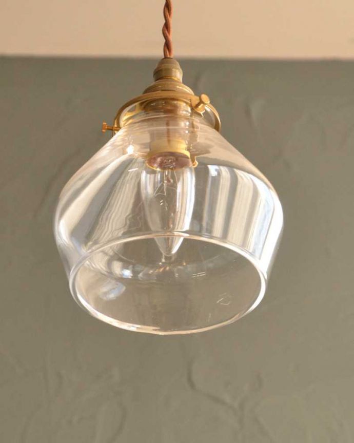 下から見たペンダントライト