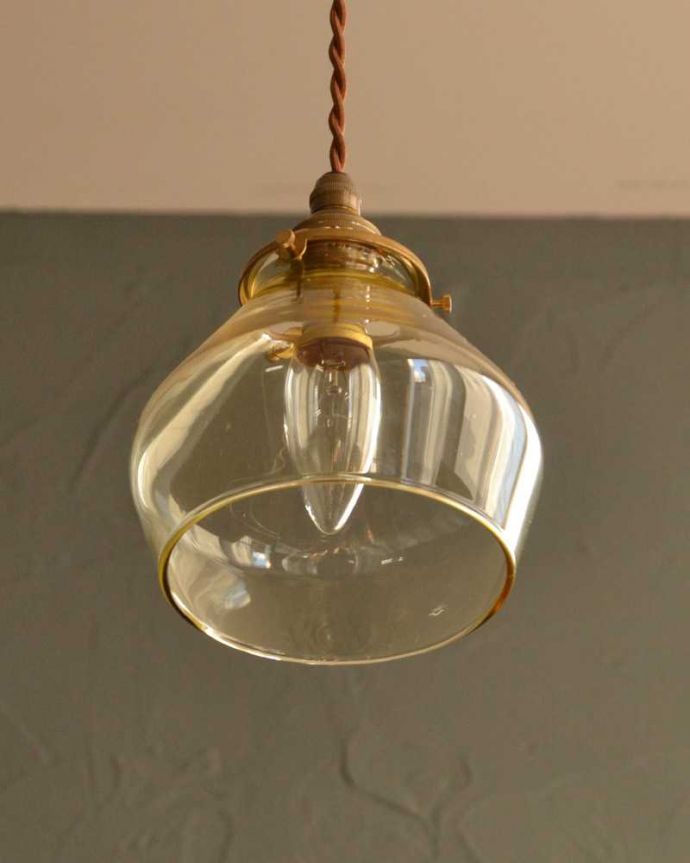 下から見たペンダントライト