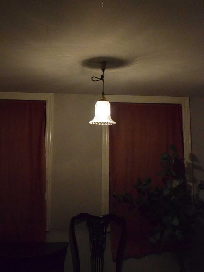 ペンダントライトの陰影