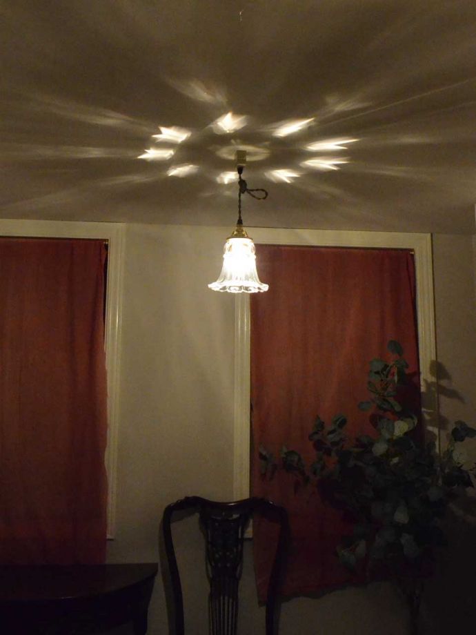 ペンダントライトの陰影