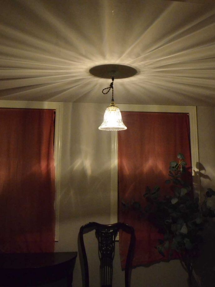 ペンダントライトの陰影