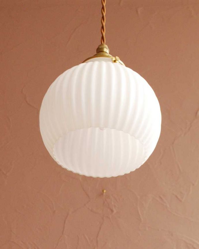 下から見たペンダントライト