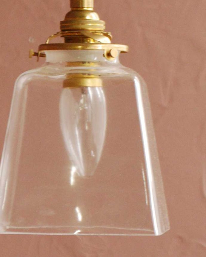 ガラスシェードの模様