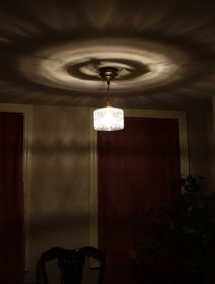 ペンダントライトの陰影