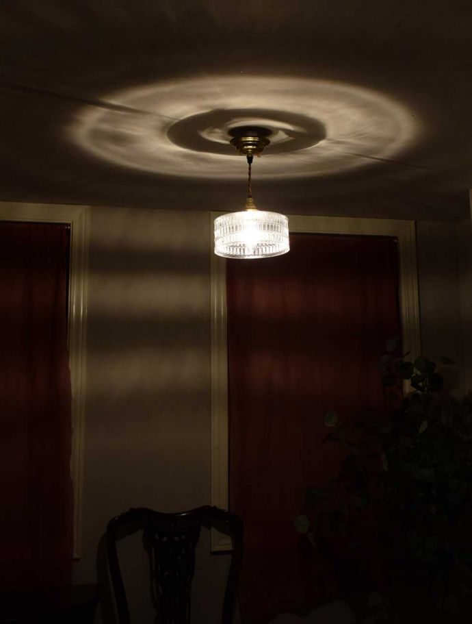 ペンダントライトの陰影