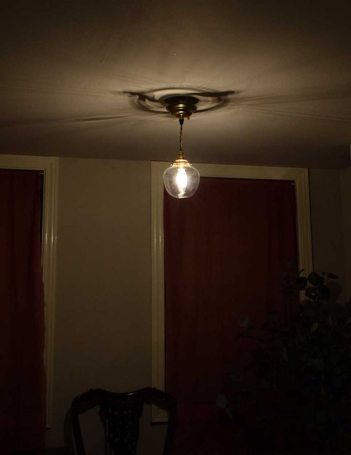 ペンダントライトの陰影