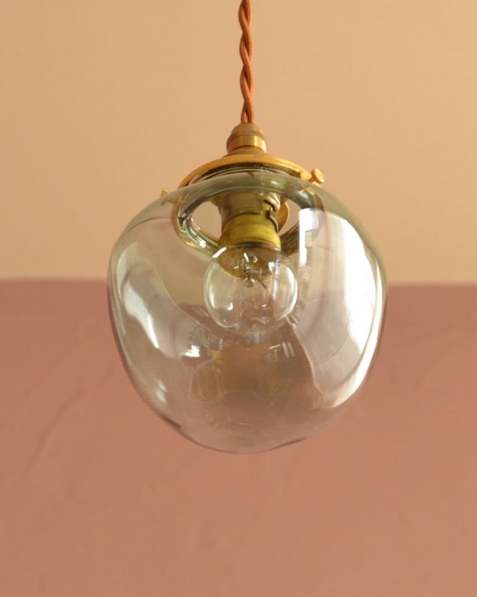 下から見たペンダントライト