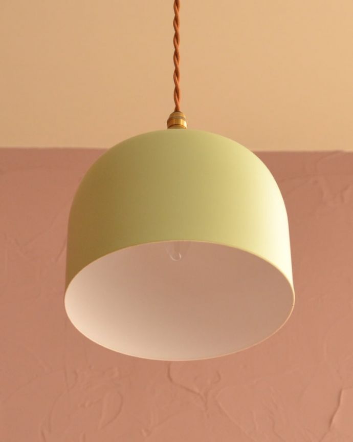 照明・ライティング　アイアンシェード・フェズ・モスグリーン　下から見上げると･･･実際に取り付けてカウンターやダイニングの下からのぞくとこんな感じです。(pl-301)