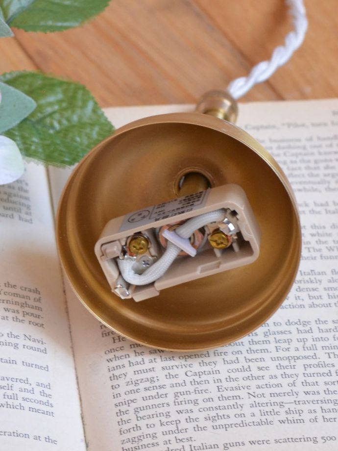 ペンダントライト　照明・ライティング　お花の形をした可愛いガラスのペンダントライトセット(コード付き・電球・ギャラリーなし)　引っ掛けタイプです自分でも取り付け出来る引っ掛けシーリング仕様で加工してあります。(pl-306)