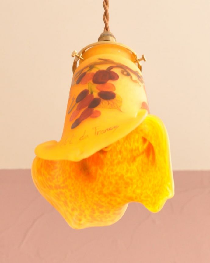 下から見たペンダントライト