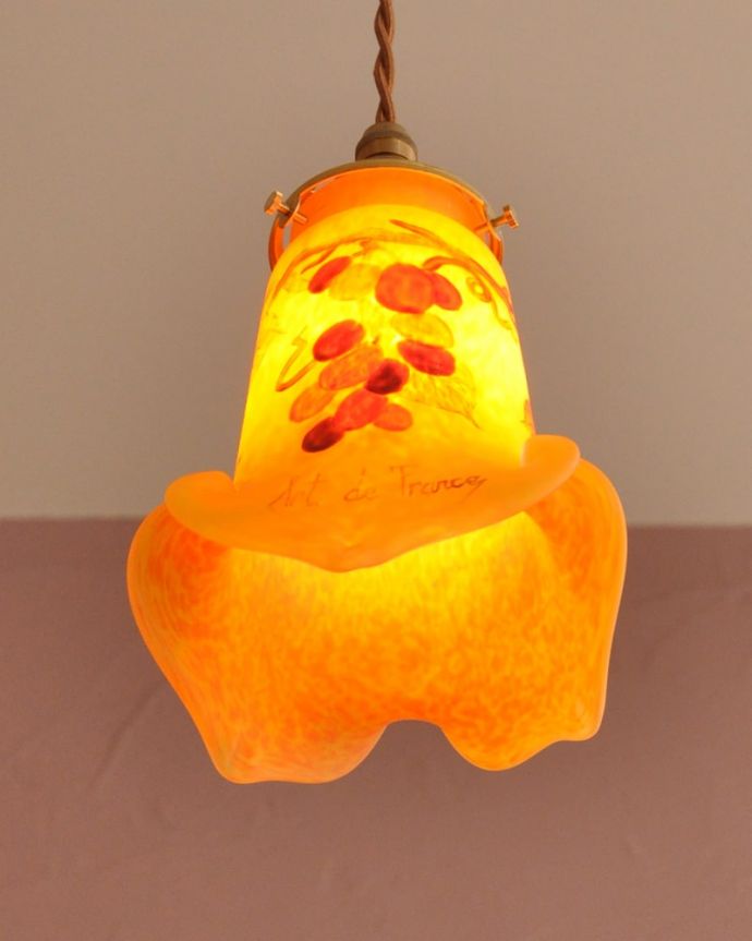 点灯後のペンダントライト