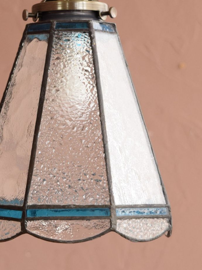 ステンドグラスのシェード