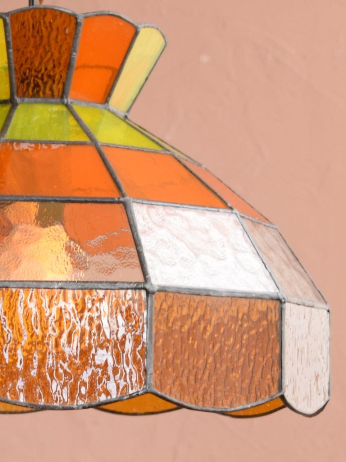 ステンドグラスのシェード