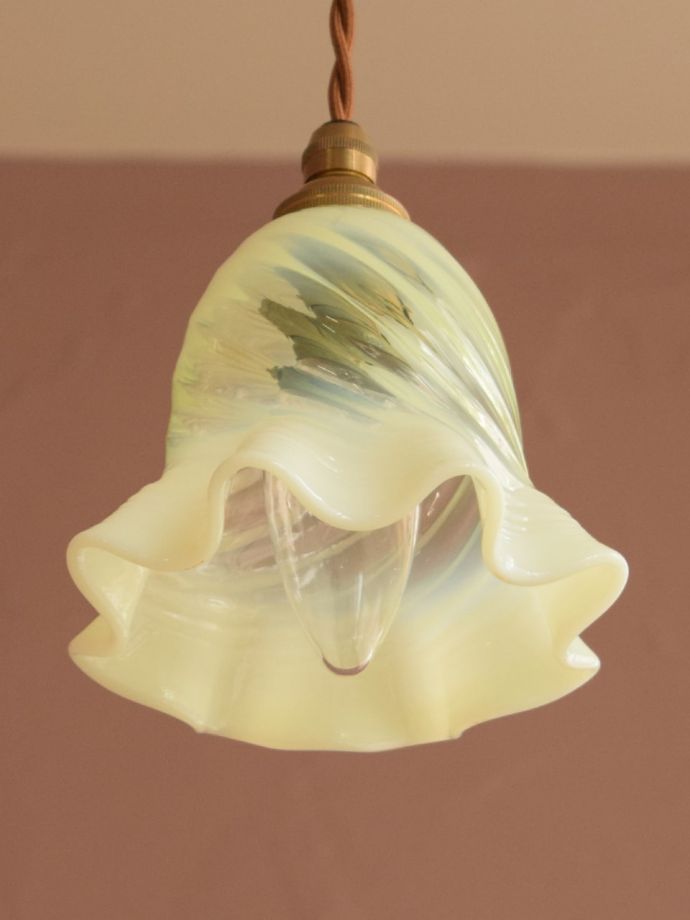 下から見たペンダントライト