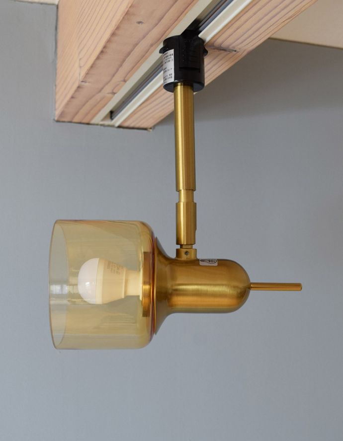 スポットライトの角度調節