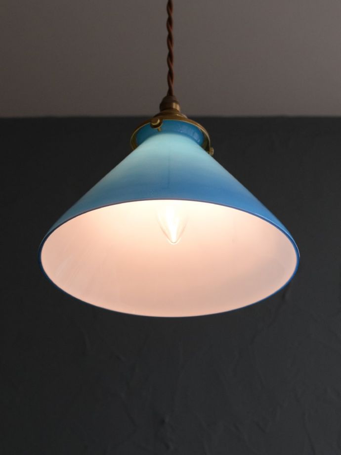 点灯後のペンダントライト